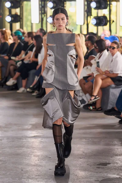 Look 30